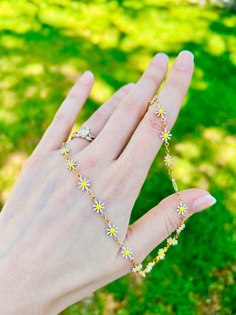 Daisy Chain Necklace, Daisy Necklace, Flower Chain, Daisy Choker, Flower Necklace, Small Flower Necklace, Flower Enamel Necklace