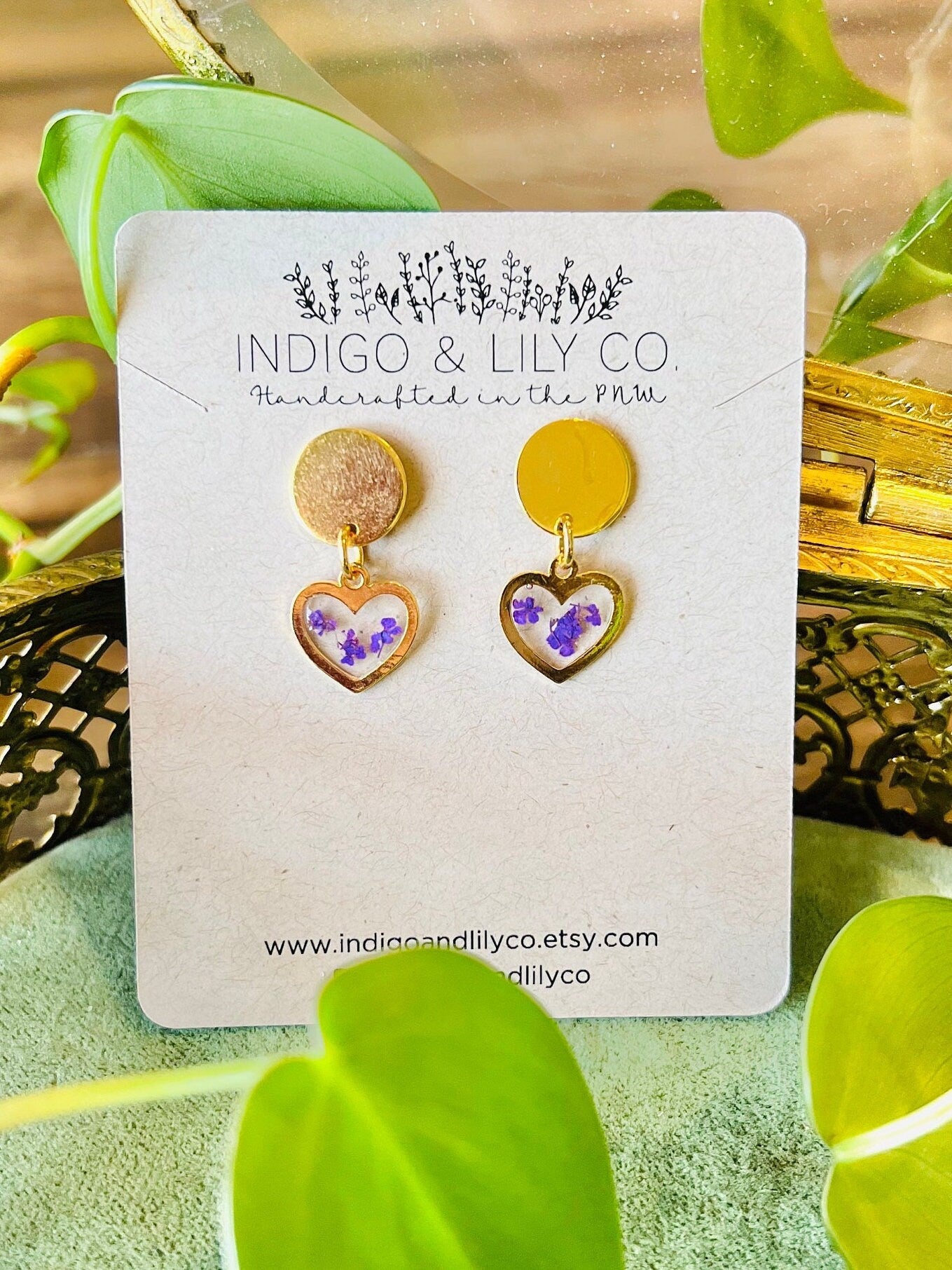Heart Earrings, Real Pressed Flower Earrings, Queen Anne's Lace, Purple, Gold, Wildflower, Nature, Gift